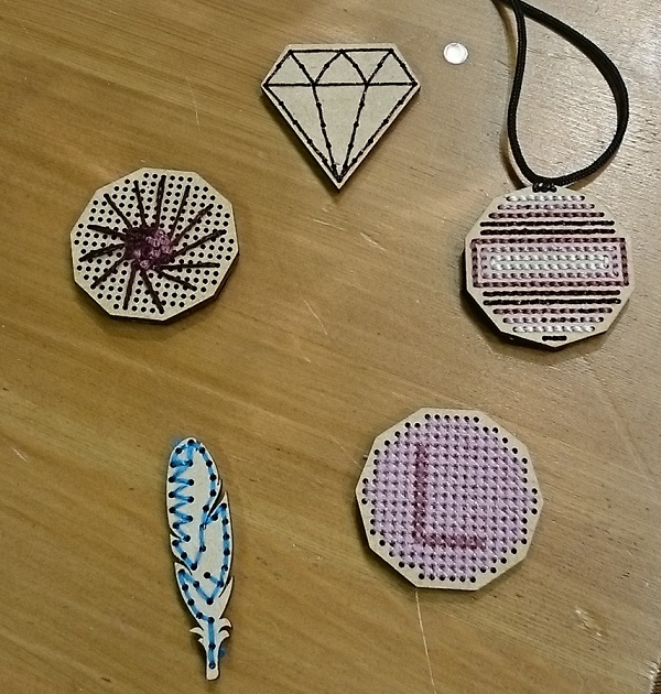 a-Wood'n stitch, les formes en bois à broder